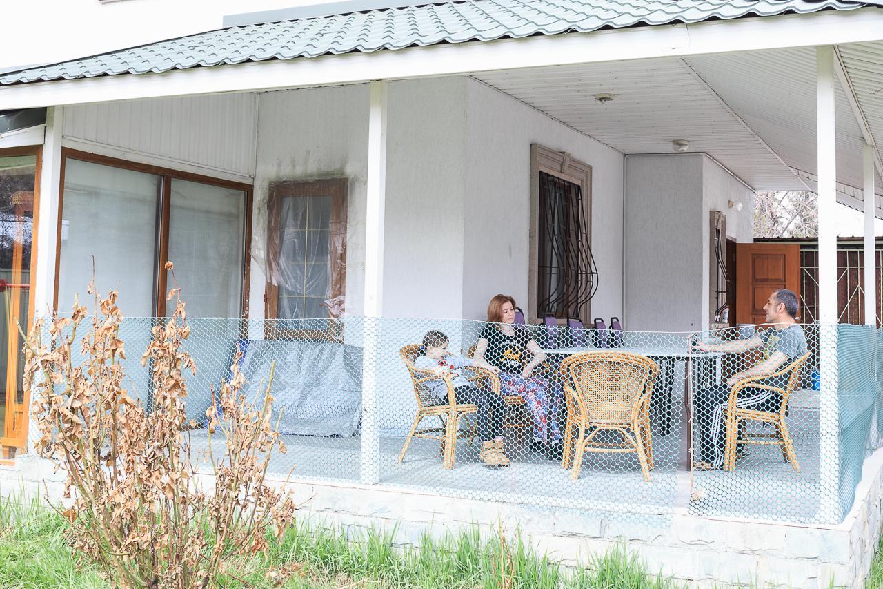 "European" Backpackers Hostel In Алма Ата Екстериор снимка