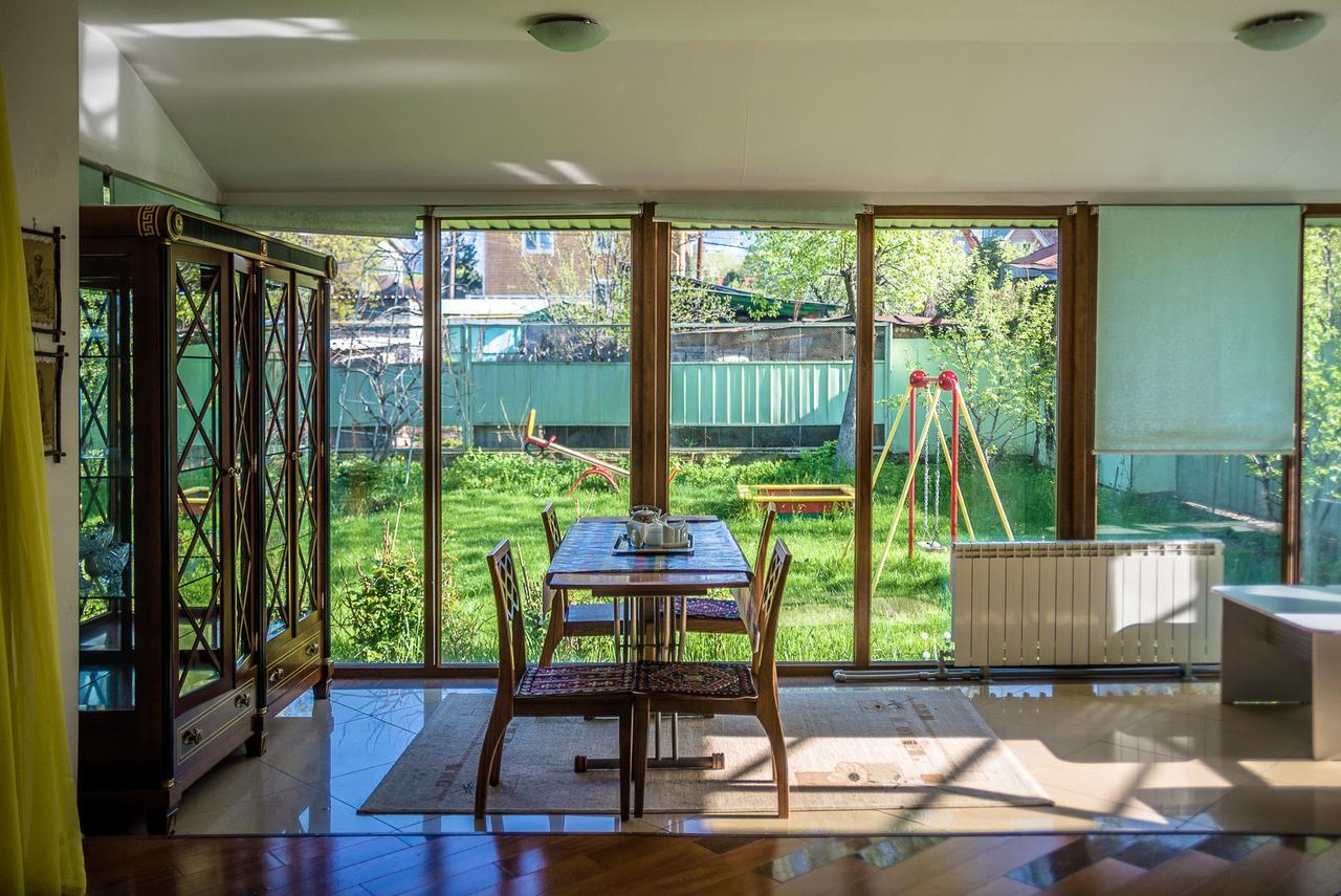 "European" Backpackers Hostel In Алма Ата Екстериор снимка